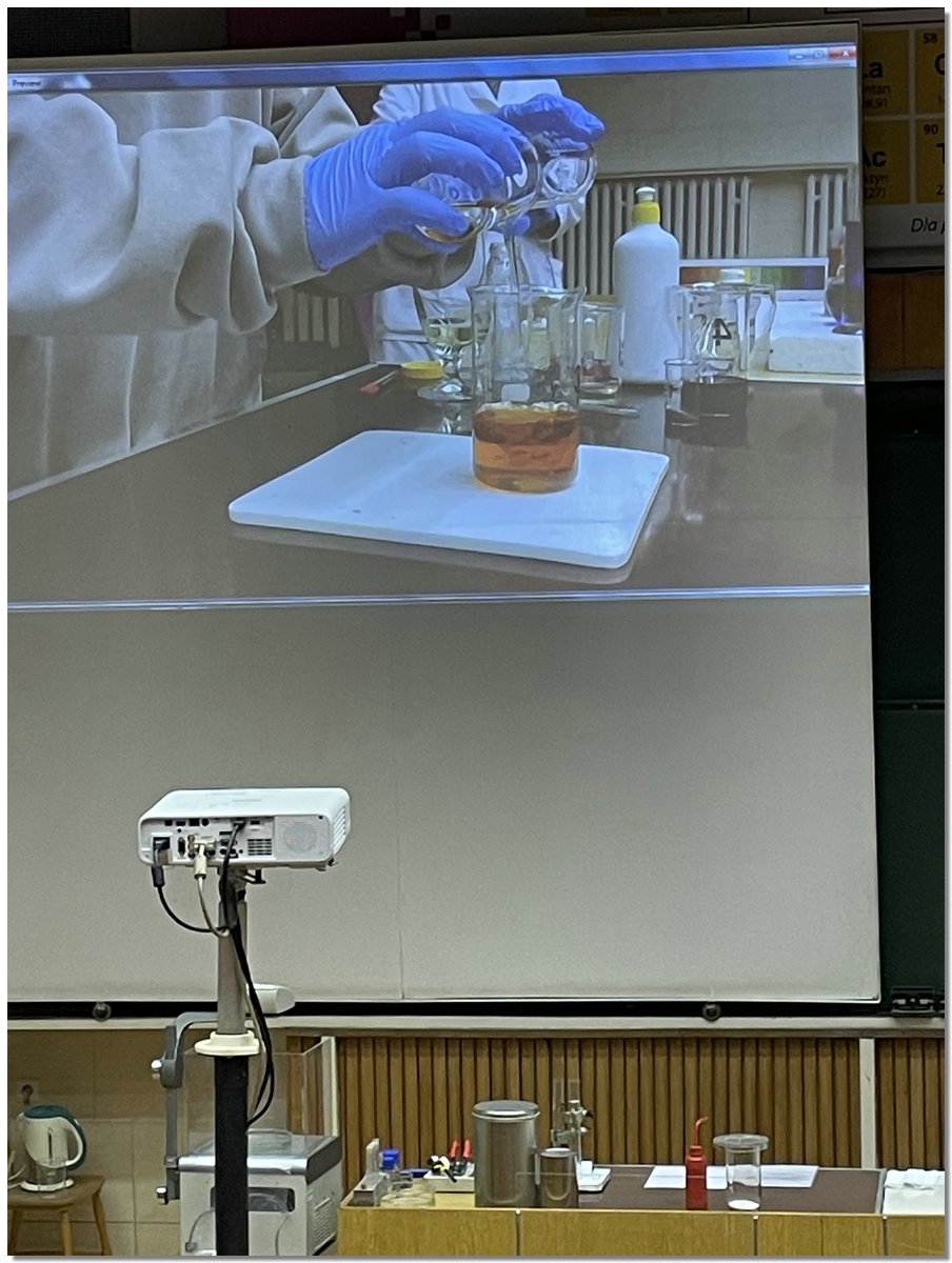 Pokazy_chemiczne014.JPG