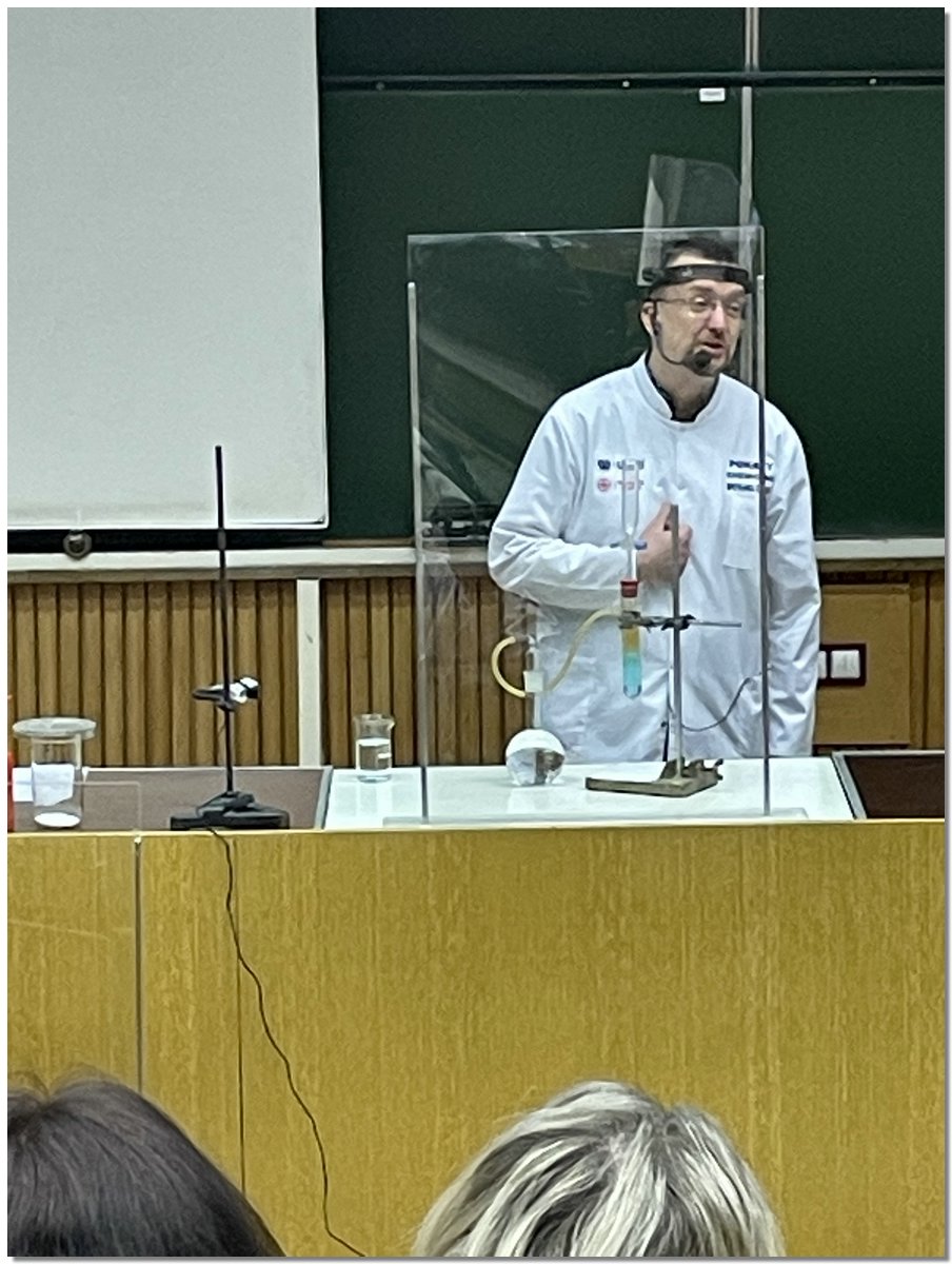 Pokazy_chemiczne028.JPG