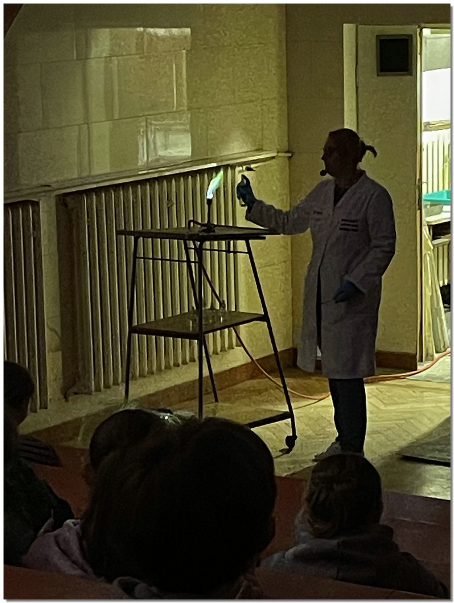 Pokazy_chemiczne031.JPG